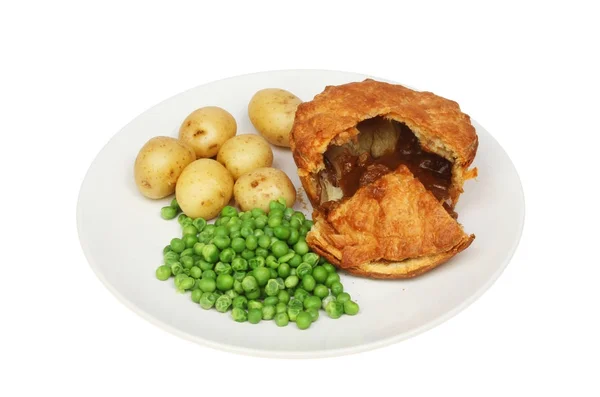 Steak pie and vegetables — Stock Photo, Image