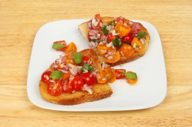 Bruschetta bir masa üzerinde