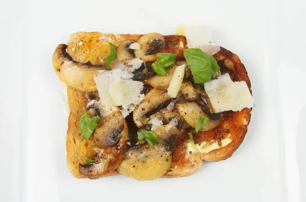 tost üzerinde mantar