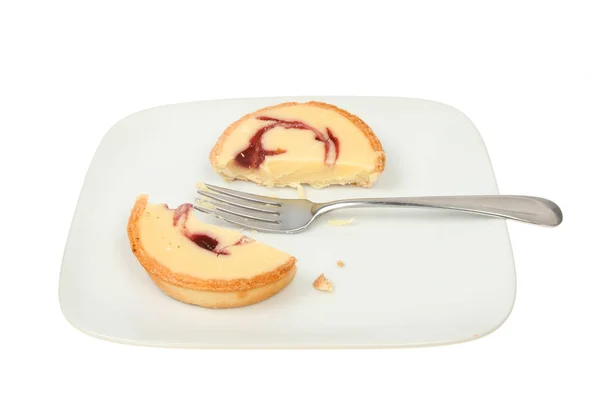 White chocolate and raspberry tart — Stock Photo, Image