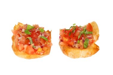 Domates ve kırmızı soğan bruschetta