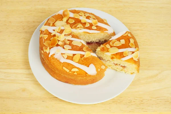 Bakewell Torta Egy Tányéron Egy Asztalon — Stock Fotó