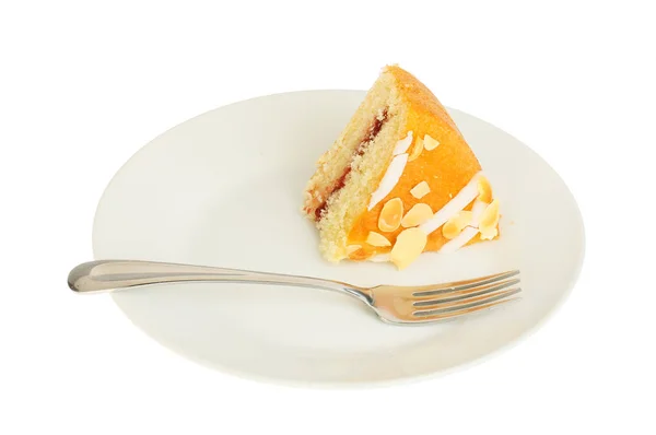 Scheibe Bakewell Kuchen Mit Einer Gabel Auf Einem Teller Isoliert — Stockfoto