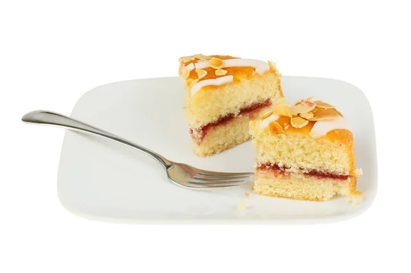 Torta Bakewell Con Una Forchetta Aplate Isolato Contro Bianco — Foto Stock