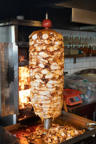 Traditioneel Turks Doner Kebab Vlees Shawarma Gyroscopen Turkse Griekse Midden — Stockfoto