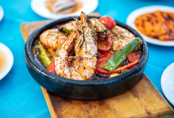 Reker Sjødyr Forrett Salat Bordet Fiskerestauranten Beach Restaurant Hellas Eller – stockfoto