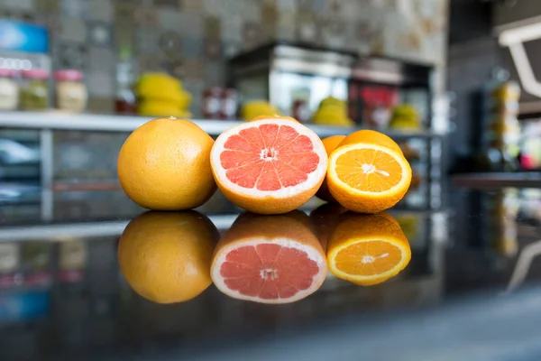 Grapefruit Citrus Fruits Grapefruit Slice Black Table Background — Stock Photo, Image