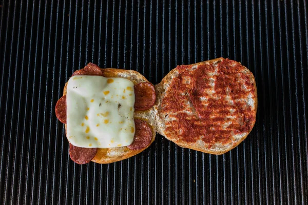 Traditionelle Türkische Frühstücksmahlzeit Essen Toastbrot Sandwich Auch Bekannt Als Tost — Stockfoto