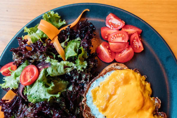 Mesa Pequeno Almoço Prato Brunch Chá Turco Mesa Madeira Imagem — Fotografia de Stock