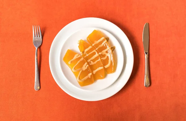 달콤하고 맛있는 잼이나 마멀레이드 디저트 위에서 내려다보는 주황색 놓여져 이것은 — 스톡 사진