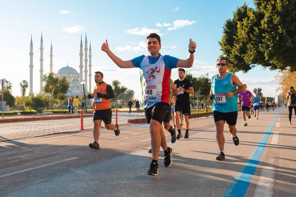 Adana Seyhan Turquía 2019 Corredores Maratón Corriendo Maratón Ciudad Pública — Foto de Stock