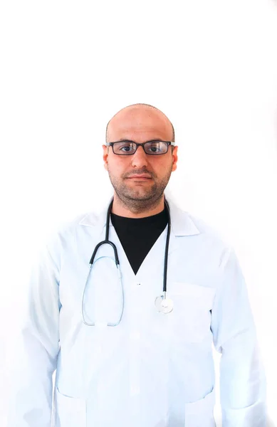 Tıbbi Maskeli Genç Bir Erkek Doktorun Portresi Steril Eldivenler Steteskop — Stok fotoğraf