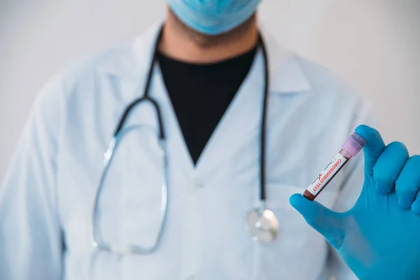 Arzt Mit Pandemischem Coronavirus 2019 Ncov Blutprobe Positiv Getestet Arzt — Stockfoto