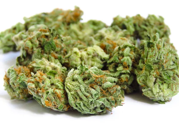 Close Van Medicinale Cannabisknoppen Marihuana Knoppen Geïsoleerd Witte Achtergrond Stockfoto