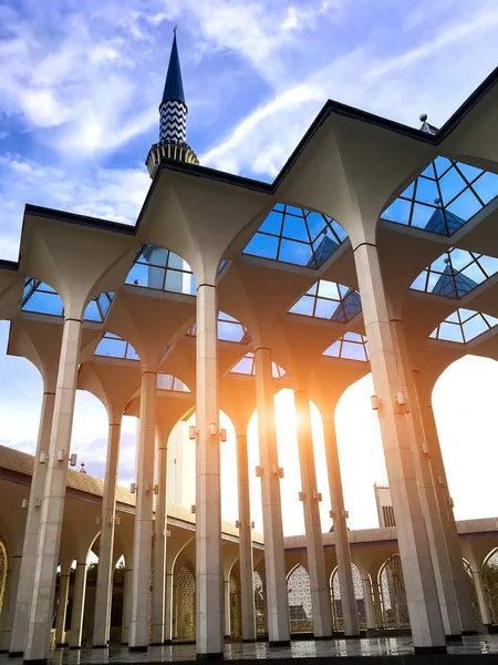 Minareter av sultanen Salahuddin Abdul Aziz moské, Shah Alam, Selangor, Malaysia — Stockfoto