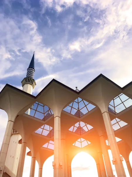 Minaretten van Sultan Salahuddin Abdul Aziz Moskee, Shah Alam, Selangor, Maleisië — Stockfoto