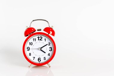 Çalar saat yakın kadar izole