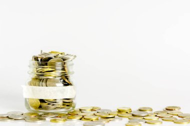 Altın ve gümüş sikke yakın çekim. 