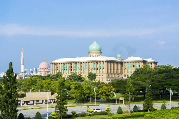 Putrajaya paesaggio urbano nella giornata di sole — Foto Stock