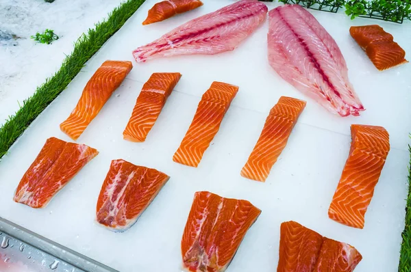 Salmon fish display for sell — Stock Photo, Image