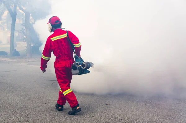 Fogging to eliminate aedes mosquito — Stock Photo, Image