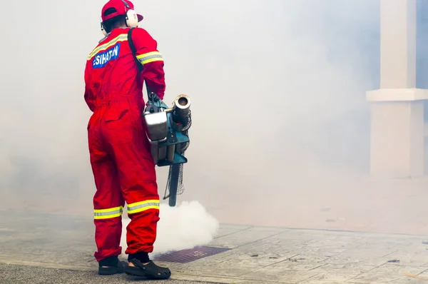 Ceață pentru a elimina edes țânțar — Fotografie, imagine de stoc