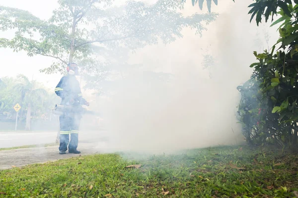 Fogging to eliminate aedes mosquito — Stock Photo, Image