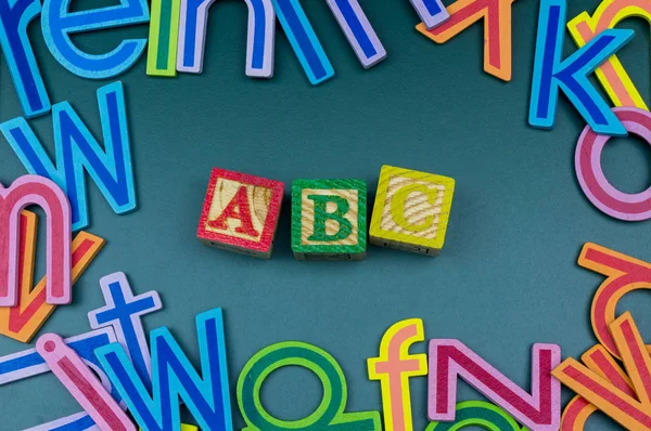 Feche Arranjo Alfabeto Placa Verde Pré Escolar Conceito Educação Outro — Fotografia de Stock