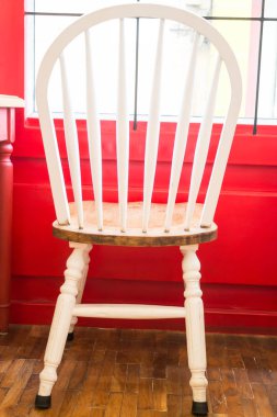 Tek vintage beyaz mutfak sandalye
