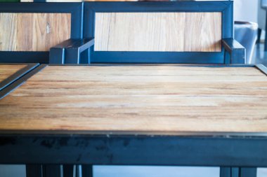 Sanayi tarzı ahşap mobilya