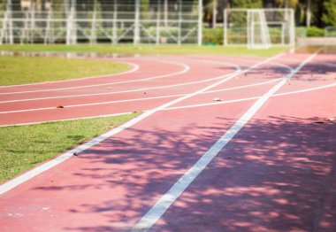 Okulda eski koşu parkuru