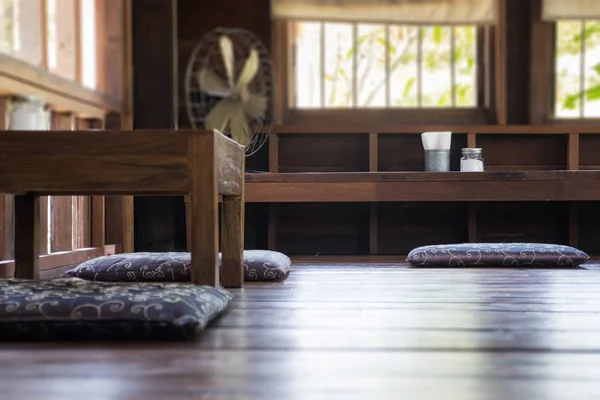 Casa orientale in legno retrò vintage — Foto Stock