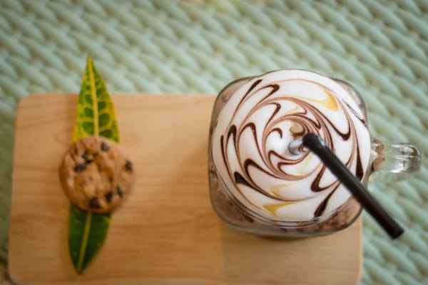 Café helado con salsa de chocolate — Foto de Stock