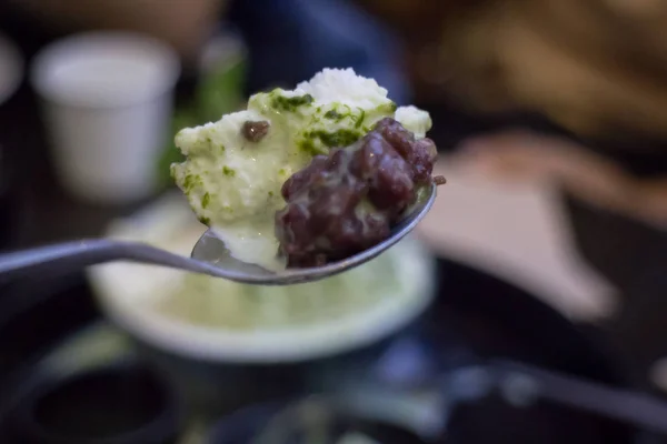 Zelený čaj Mochi ledový krém a oholil ledu — Stock fotografie