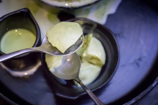 Zelený čaj Mochi ledový krém a oholil ledu — Stock fotografie