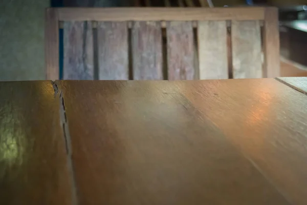 Tisch und Stuhl aus Holz braun — Stockfoto