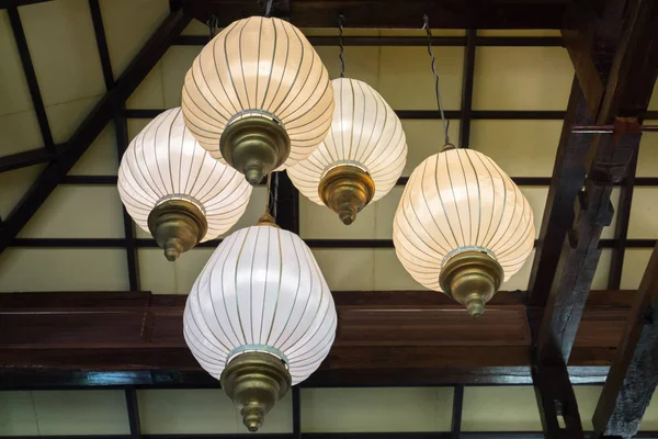 Lampes de lanterne suspendues décoratives intérieures — Photo