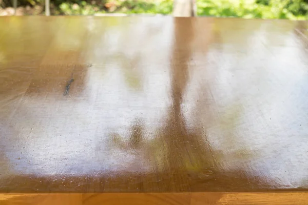 Verschwinden braune Hartholzplatte Tisch — Stockfoto