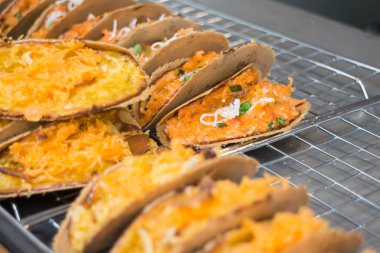 Taze fırında lezzetli Tay gözleme