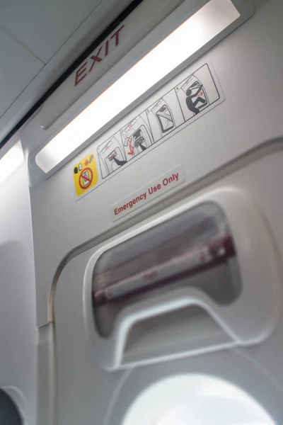 Airplane Cabin Emergency Safety Sign — Stock Photo, Image