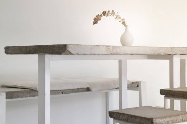 Okaliptüs yaprakları vazo içinde kurutulmuş