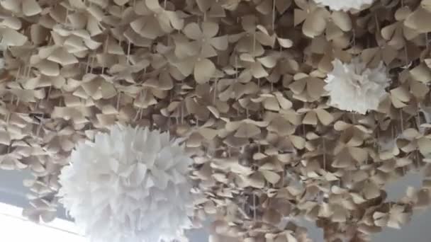 Softy wind flow to paper craft hanging — Stock Video