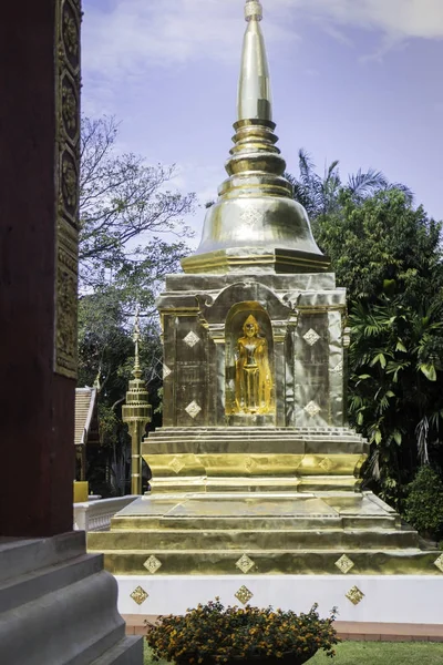 Tatue S Βούδας στην Phra Singh ναός, Τσιάνγκ Μάι της Ταϊλάνδης — Φωτογραφία Αρχείου