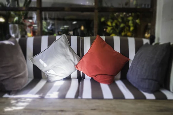 Modern iç kanepe ve yastıklar — Stok fotoğraf