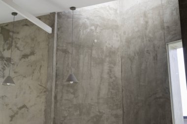 Yaz gününde dış tasarım çatı katı binası