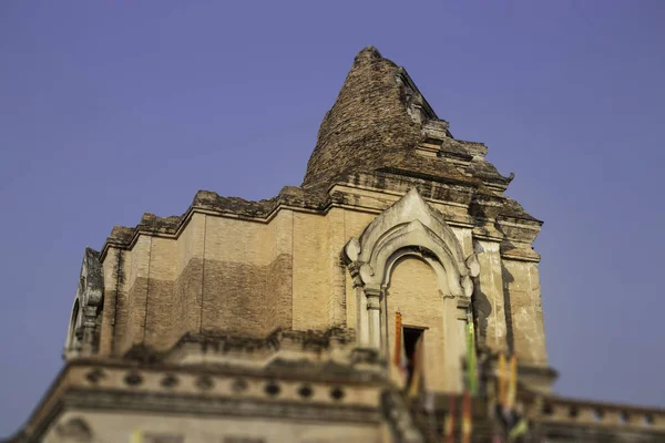 Thailändsk buddhistisk offentligt tempel med god miljö — Stockfoto