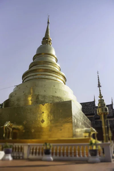 Temple public bouddhiste thaïlandais à Chiang Mai — Photo