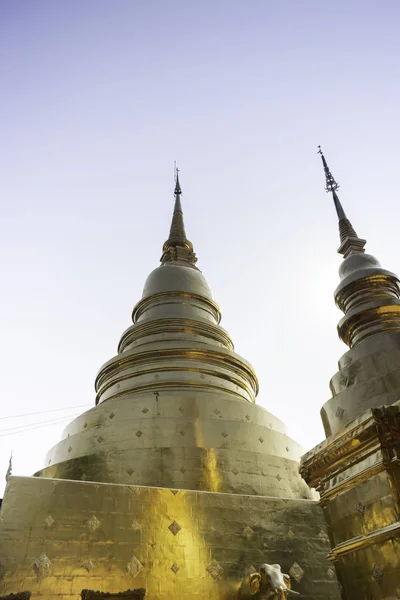 Thaise boeddhistische openbare tempel met een goede omgeving — Stockfoto