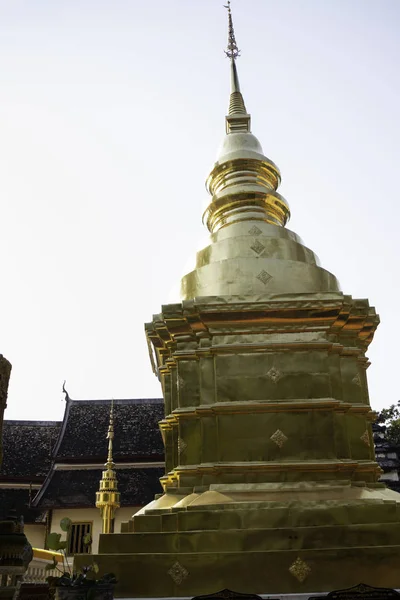 環境の良いタイ仏教寺院 — ストック写真