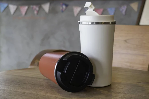 Personal thermos water container for travel — 图库照片